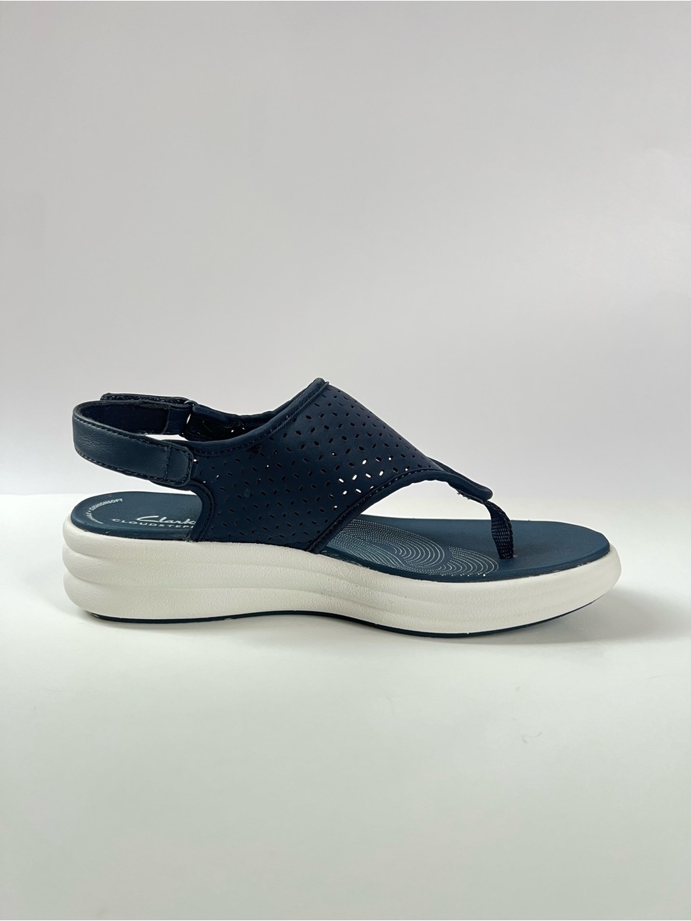 Clark’s Cloudstepper Drift Blossom Navy Thong Sandal with Cushioned White Sole 8 - Picture 4 of 13